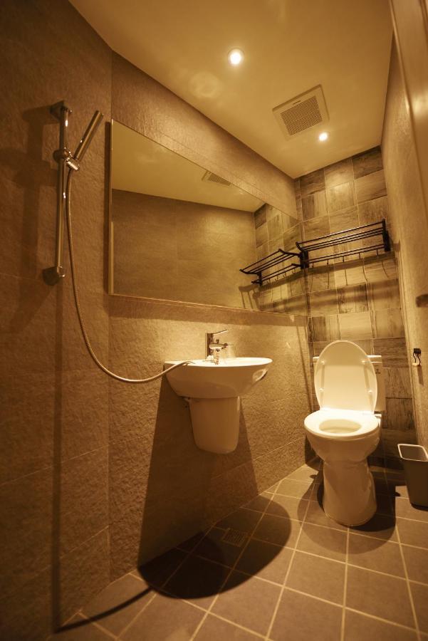 Owl Inn Tainan Exterior photo